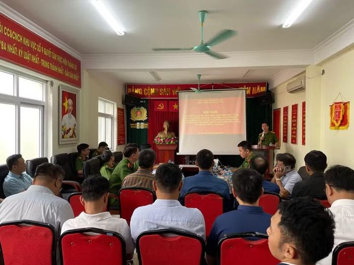 Thượng tá Ngô Văn Anh – Phó trưởng Phòng Cảnh sát PCCC&CNCH phát biểu tại hội nghị