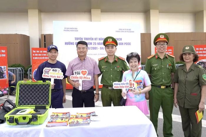 Đây không chỉ là hoạt động thiết thực kỷ niệm 25 năm Ngày toàn dân PCCC, mà còn góp phần củng cố lực lượng tại chỗ, xây dựng "lá chắn" an toàn vững chắc từ cơ sở vì sự bình yên của Thủ đô
