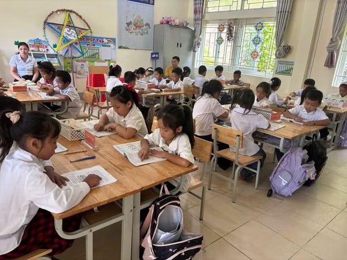 HS vùng cao vẫn còn nhiều khó khăn. Ảnh: Cô Vũ Thị Tố Hoa cung cấp