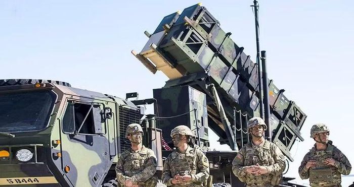 Sau đó, ông thận trọng hơn và cho rằng Mỹ phải cân nhắc kỹ trước khi chuyển giao công nghệ nhạy cảm, do nguy cơ công nghệ có thể rơi vào tay đối thủ.