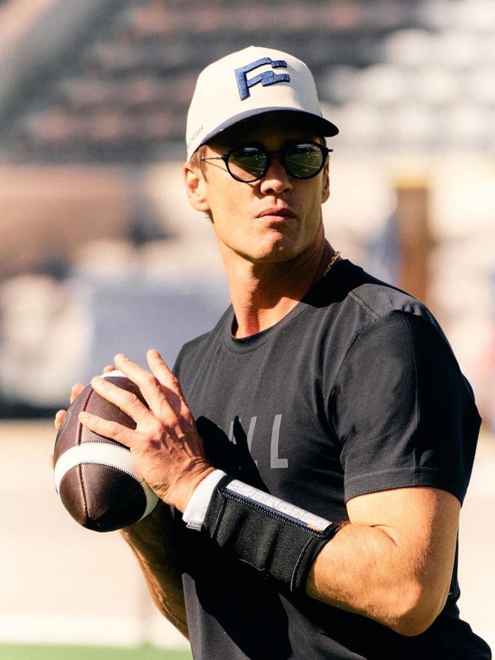 Sách mới về Tom Brady cho biết Gisele Bundchen từng nhiều lần mong chồng giải nghệ để dành thêm thời gian cho gia đình. Ảnh: @Bundchen, @tombrady.