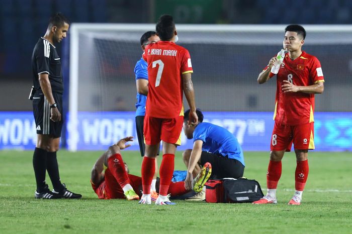  Giá trị của Xuân Son không chỉ nằm ở bàn thắng, mà còn ở khả năng giữ bóng, tranh chấp và tạo khoảng trống cho các vệ tinh phía sau. 