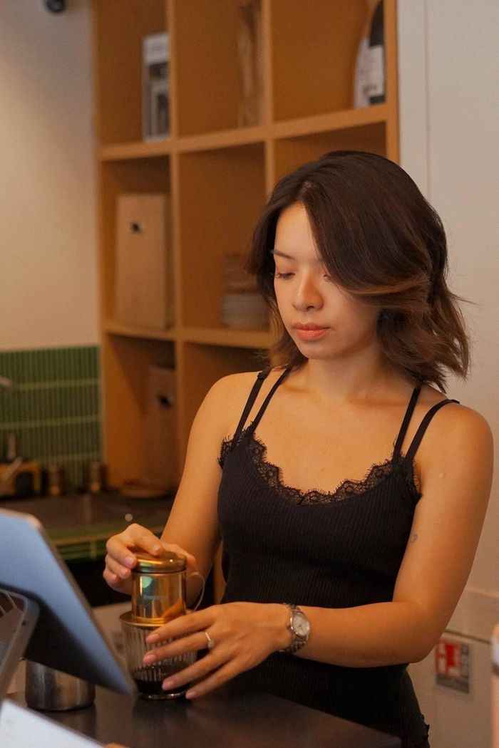 Đậu Anh Tuấn và Vũ Trà My là hai người đồng sáng lập quán.