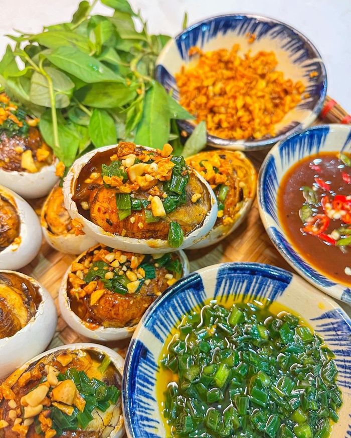 Ăn quá thường xuyên có thể gây đầy bụng, khó tiêu và không phù hợp với một số người. Ảnh: Hà Giang, Đan Vy.