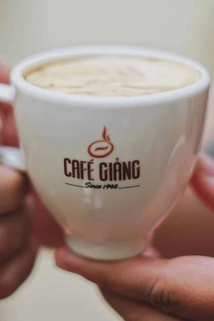  Cốc cà phê trứng trứ danh của Giảng. Ảnh: Cafe Giảng. 