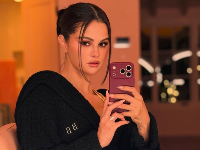  Đọc sách là một trong những cách Selena Gomez vượt qua giai đoạn khó khăn. Ảnh: Selenagomez/Instagram. 