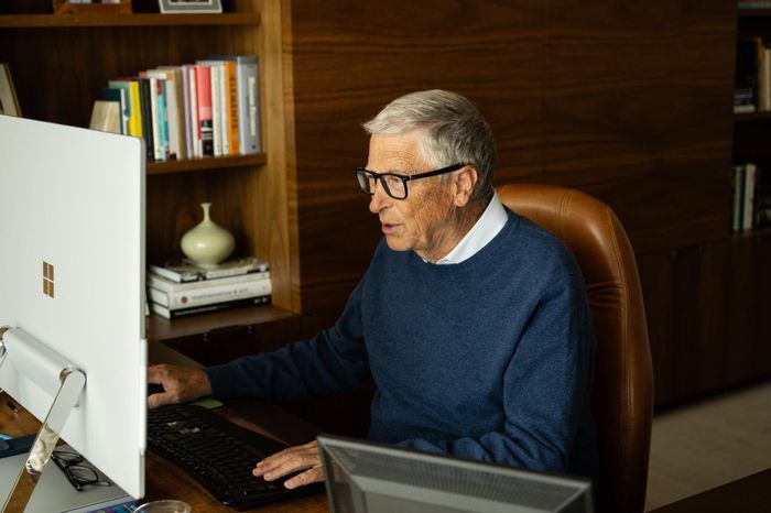  Bill Gates, tỷ phú đồng sáng lập Microsoft kiêm Chủ tịch Quỹ Gates, cảnh báo trí tuệ nhân tạo (AI) gây ra những mối đe dọa nghiêm trọng đối với việc làm và tính mạng con người. Ảnh: New York Times.