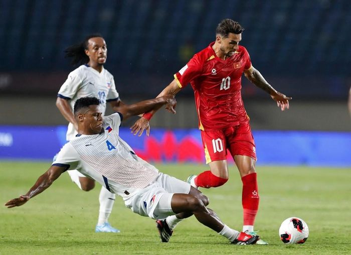 Đội tuyển Philippines (áo trắng) hiện tại mạnh hơn so với ASEAN Cup 2026