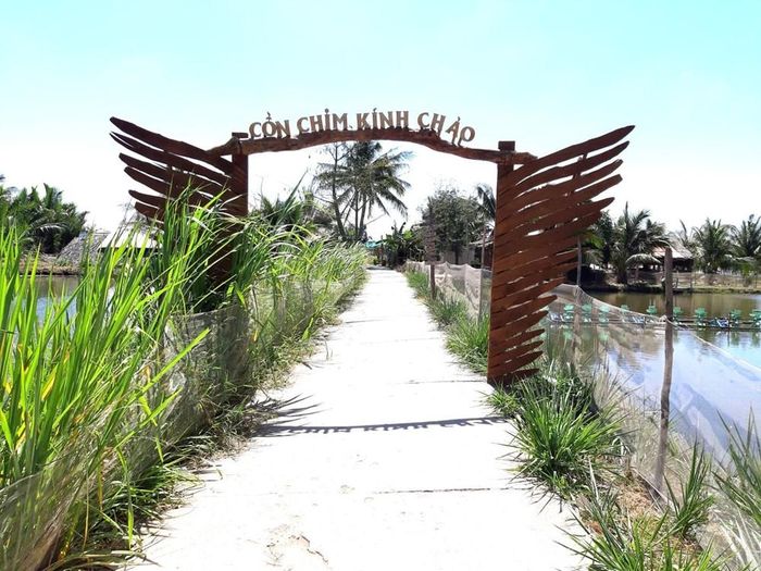Cồn Chim, điểm du lịch sinh thái cộng đồng hấp dẫn du khách trong nước và quốc tế mỗi khi đến Vĩnh Long