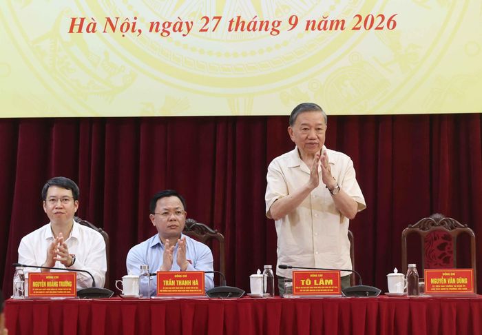 Tổng Bí thư, Chủ tịch nước Tô Lâm và các đại biểu Quốc hội thành phố Hà Nội - Đơn vị bầu cử số 1 dự Hội nghị tiếp xúc cử tri. Ảnh: Thống Nhất – TTXVN