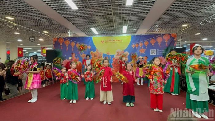 Tiết mục biểu diễn của các bạn nhỏ tại chương trình.