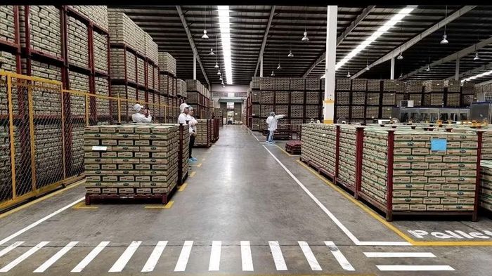 Nhà máy sữa Angkormilk, công ty con của Vinamilk tại Campuchia trang bị nhiều dây chuyền sản xuất hiện đại (Ảnh: NGUYỄN MẠNH HIỆP)