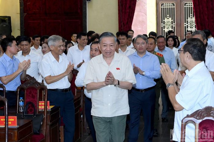 Tổng Bí thư, Chủ tịch nước Tô Lâm tiếp xúc cử tri các phường thuộc đơn vị bầu cử số 1, thành phố Hà Nội, trước Kỳ họp thứ hai, Quốc hội khóa XVI.