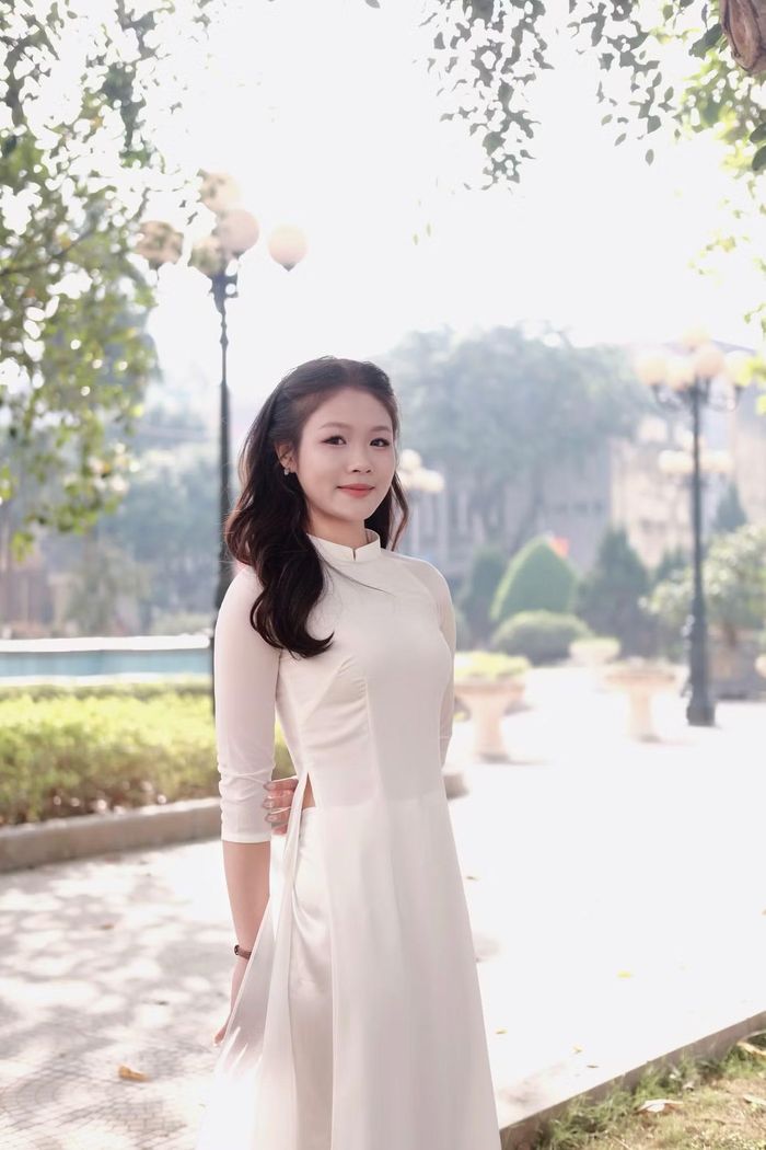 Hiện tại, Hiền đang là giáo viên trường THPT Hiệp Hòa số 1 (TP. Bắc Ninh).