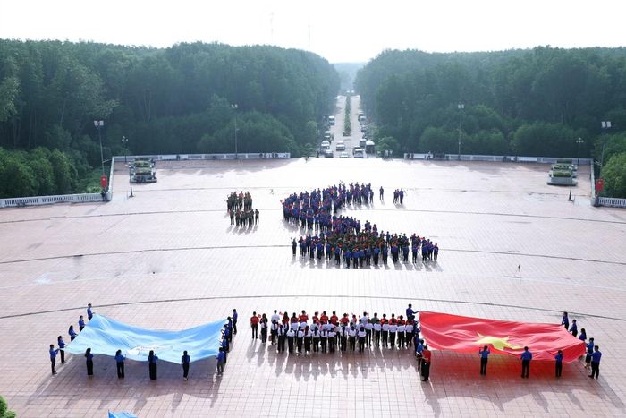 Ngọn lửa 'Tôi yêu Tổ quốc tôi' đến cực Nam.