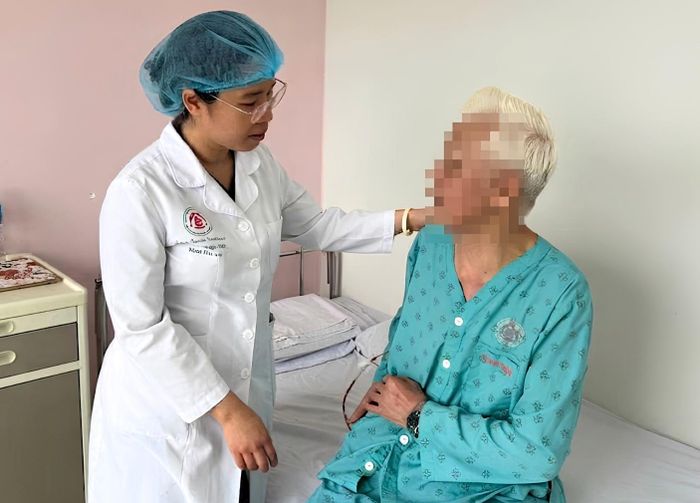  Nam bệnh nhân được chẩn đoán ung thư sau khi phát hiện khối u ở vùng ngực. Ảnh: BVCC 