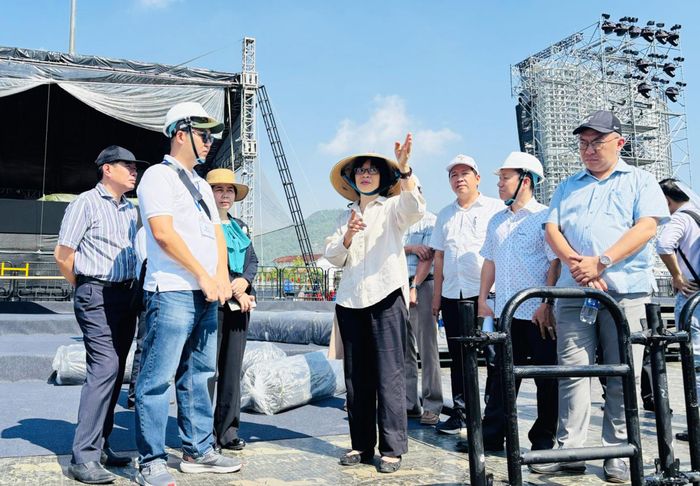  Phó Chủ tịch UBND tỉnh Gia Lai Nguyễn Thị Thanh Lịch (đội nón lá) kiểm tra công tác chuẩn bị Năm Du lịch Quốc gia 2026 