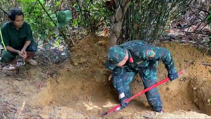  Mở rộng phạm vi tìm kiếm sau khi cất bốc hài cốt liệt sĩ tại thôn Hương Sơn, xã Nam Đông, TP Huế 