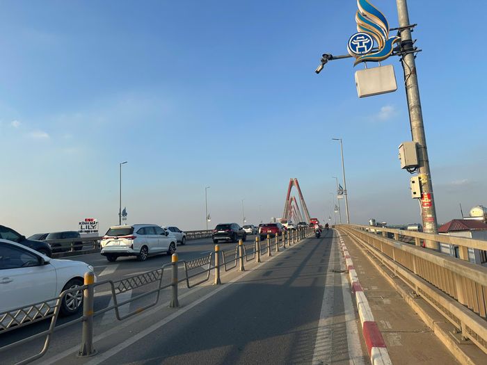  Các biển báo đã được tháo gỡ. Ảnh: TOÀN NGUYỄN 