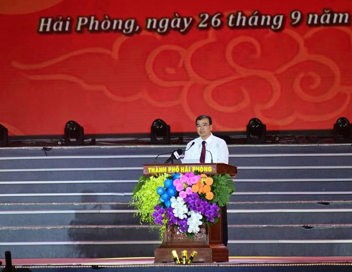 Ông Nguyễn Minh Hùng, Phó Chủ tịch UBND thành phố, Trưởng Ban Tổ chức Lễ hội Côn Sơn, Kiếp Bạc - mùa Thu năm 2026 đọc Diễn văn tưởng niệm 726 năm Ngày mất của Anh hùng dân tộc Trần Hưng Đạo.