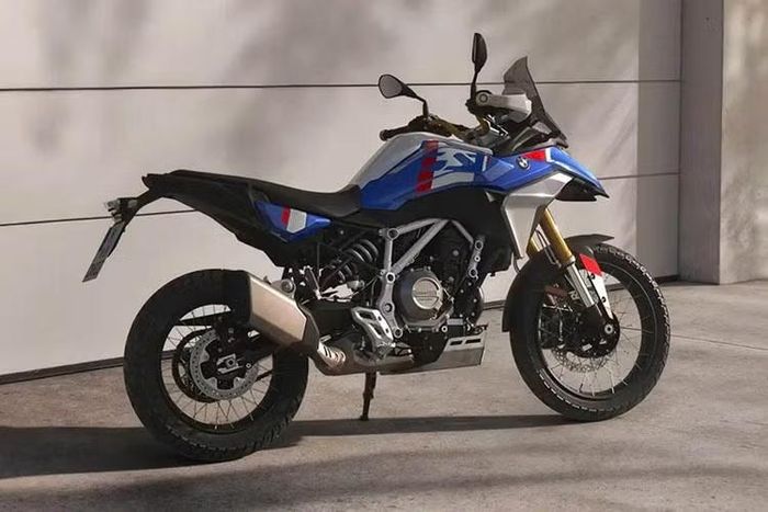Mẫu streetfighter này có thể sẽ sử dụng khung tương tự như mẫu GS thu nhỏ, nhưng sẽ có hệ thống treo và tinh chỉnh tập trung hơn vào đường phố.