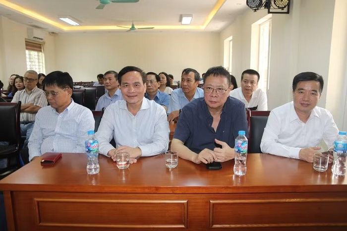 Lãnh đạo VUSTA tham dự buổi làm việc.