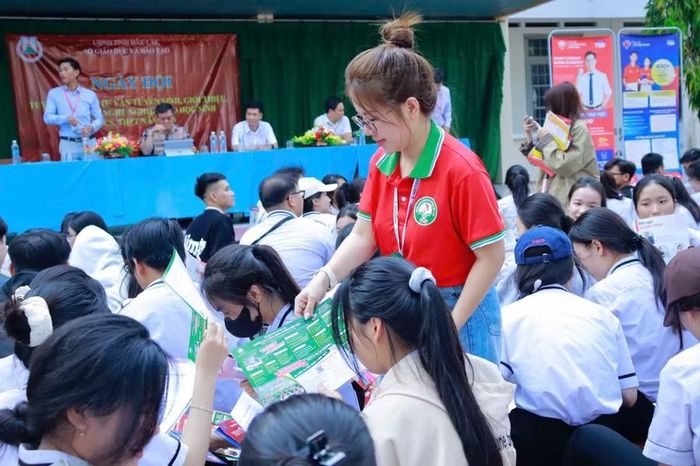 Tư vấn học nghề được các cơ sở GDNN tại Đắk Lắk chú trọng. (Ảnh: TT)