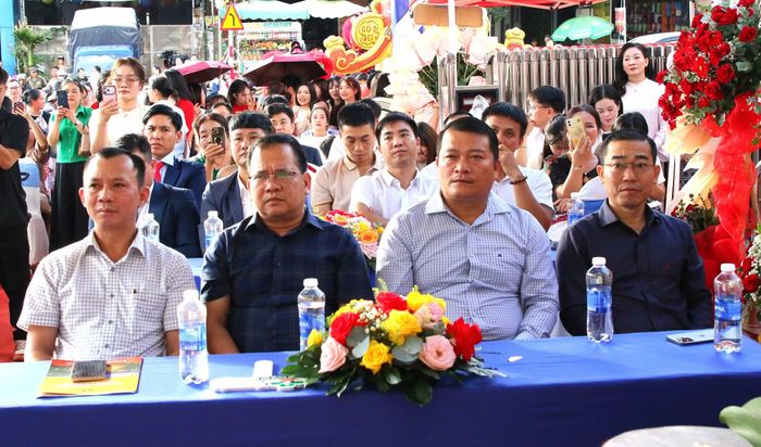 Đại biểu dự lễ khai trương. (Ảnh: TT)