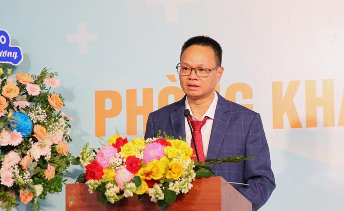 ThS.BS Nguyễn Doãn Sơn, Chủ tịch Phòng khám đa khoa Tân Phúc Ea H’leo gửi lời cảm ơn tới địa phương và người dân. (Ảnh: TT)