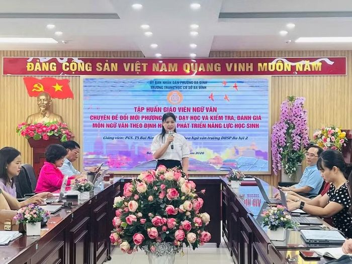 Công tác tập huấn chuyên môn cho giáo viên Trường THCS Ba Đình.