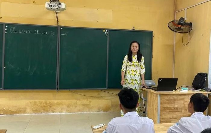 Cô Lê Thị Huyền cho rằng một hoạt động tốt trước hết phải bắt đầu từ một vấn đề tốt, chứ không phải một thiết bị đắt tiền.