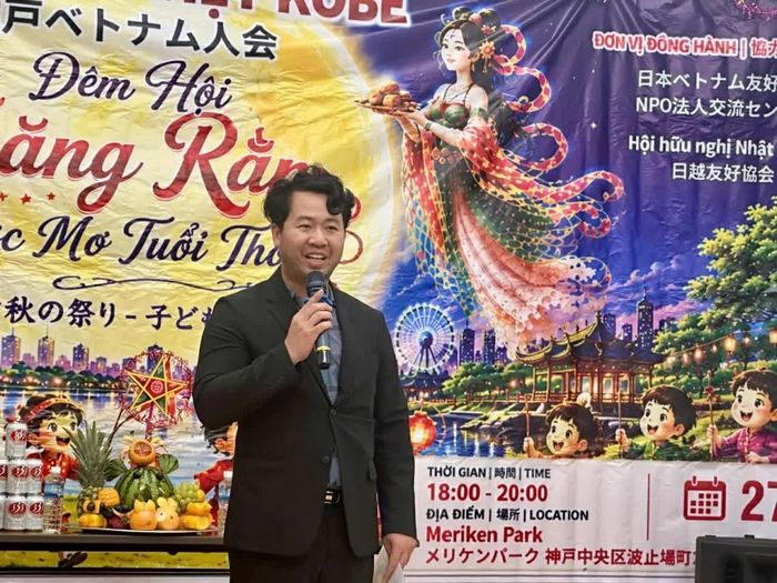 Ông Nguyễn Đăng Hoàng, Lãnh sự phụ trách công tác cộng đồng, Tổng Lãnh sự quán Việt Nam tại Osaka, ghi nhận và đánh giá cao những hoạt động thiết thực của cộng đồng người Việt tại Kobe. (Nguồn: Hiệp hội người Việt Nam vùng Kansai)