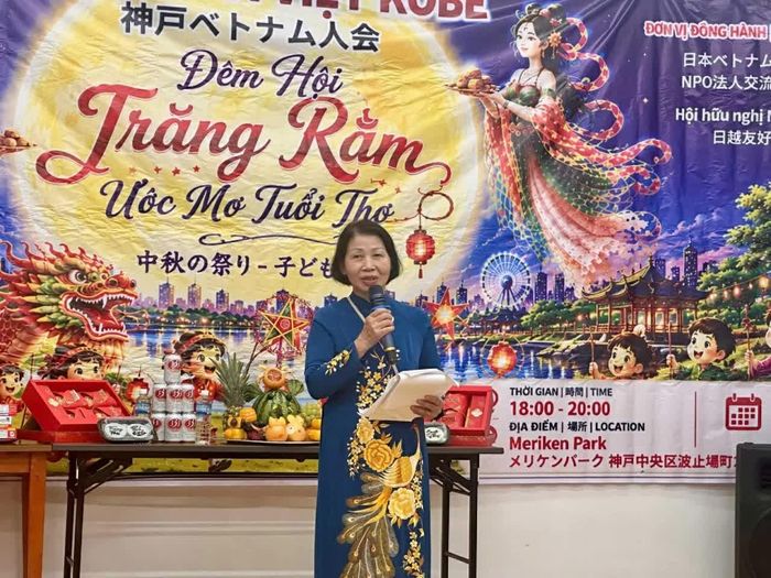 Bà Bùi Thị Oanh, Trưởng Ban Tổ chức, phát biểu tại chương trình. (Nguồn: Hiệp hội người Việt Nam vùng Kansai)
