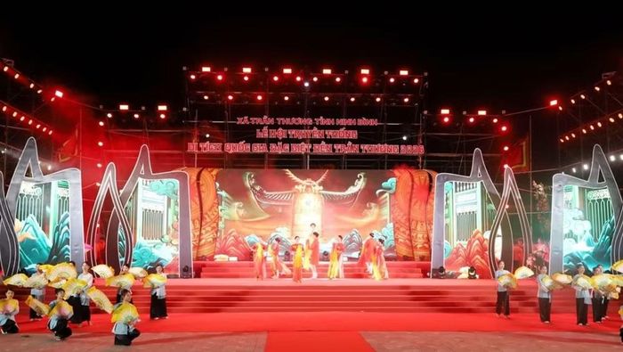 Một tiết mục trong chương trình nghệ thuật "Dấu thiêng muôn đời - Sáng ngời di sản”. Ảnh: Lê Dũng