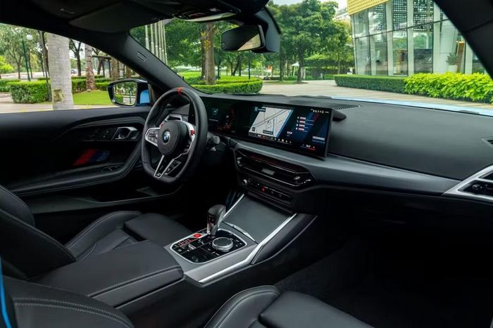 Thiết kế khoang lái BMW M2 - Ảnh: Thaco Auto