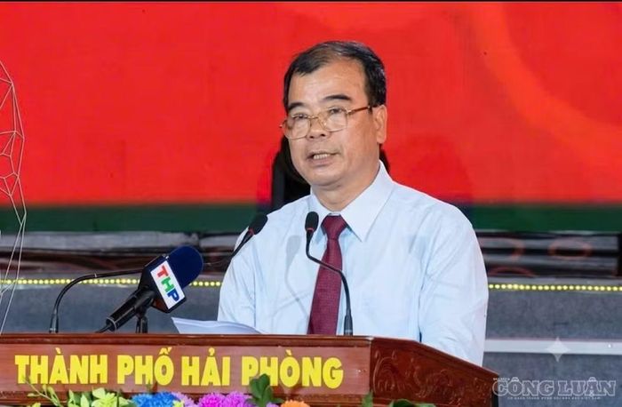 Ông Nguyễn Minh Hùng - Phó Chủ tịch UBND thành phố, Trưởng Ban Tổ chức Lễ hội Côn Sơn, Kiếp Bạc - mùa Thu năm 2026 đọc Diễn văn tưởng niệm 726 năm Ngày mất của Anh hùng dân tộc Trần Hưng Đạo.
