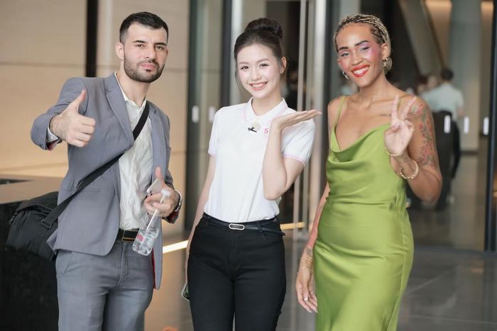 Các thí sinh cho rằng việc trở thành hướng dẫn viên, trực tiếp giới thiệu những giá trị lịch sử tới khách tham quan giúp họ hiểu hơn về trách nhiệm của thế hệ trẻ trong việc tiếp nối và truyền tải giá trị ấy tới thế hệ tương lai.