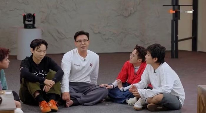Góc trải lòng của dàn nghệ sĩ.