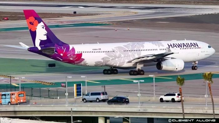 Chiếc Airbus A330-200 mang số đăng ký N375HA tiếp tục được khai thác sau khi 7 tiếp viên gặp vấn đề sức khỏe do mùi bất thường trên chuyến bay. Ảnh: @Clement Allong.
