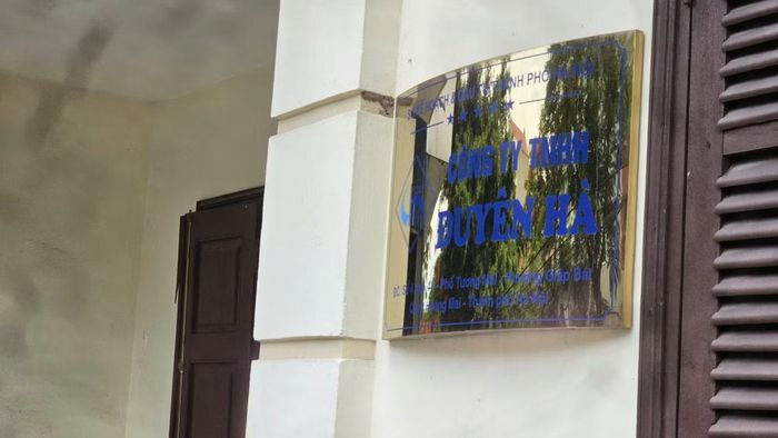 Công ty TNHH Duyên Hà bị cấm tham gia đấu giá quyền sử dụng đất 18 tháng sau vụ bỏ cọc khu đất xây khách sạn 5 sao tại 18 Cao Bá Quát (phường Ba Đình). Ảnh: Đình Phong.