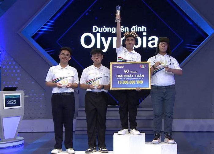 Trung Dũng giành vòng nguyệt quế với 255 điểm. Ảnh: FBCT