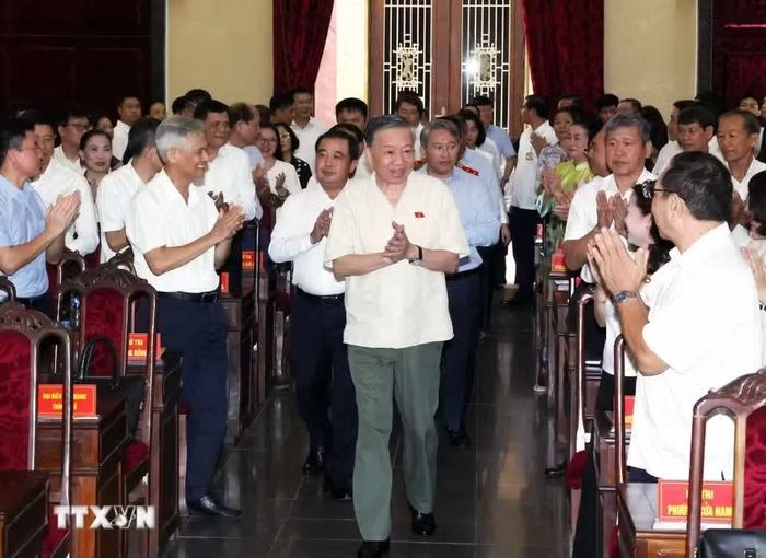 Tổng Bí thư, Chủ tịch nước Tô Lâm đến dự Hội nghị tiếp xúc cử tri. Ảnh: Thống Nhất/TTXVN.