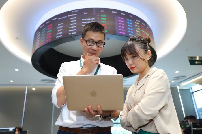 Áp lực bán của khối ngoại, thanh khoản suy giảm, VN-Index mất mốc 1.800 điểm trong tuần qua. Ảnh minh hoạ: Nhật Minh