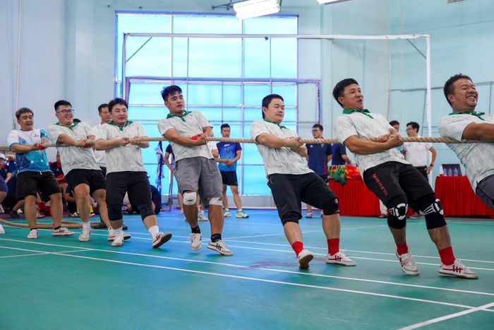 Hội thao PVFCCo-Phú Mỹ lần thứ XVIII năm 2026 diễn ra sôi nổi với 5 nội dung thi đấu gồm cầu lông, bóng bàn, pickleball, cờ tướng và kéo co.