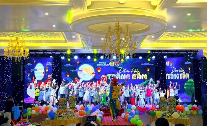 “Đêm hội trăng rằm” trở thành một trong những hoạt động chăm lo đời sống tinh thần ý nghĩa dành cho gia đình người lao động PTSC Quảng Ngãi.