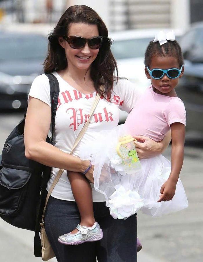 Kristin Davis và con gái nuôi. Ảnh: ShutterStock