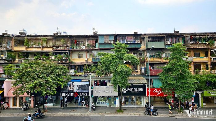 Một khu chung cư cũ tại Hà Nội. Ảnh: Hồng Khanh