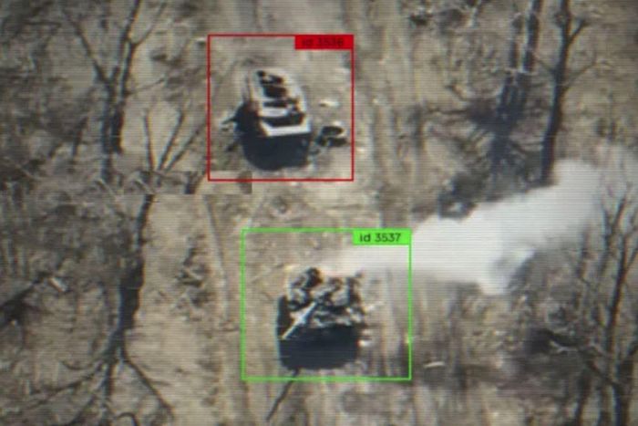 Hình ảnh các xe thiết giáp bị phá hủy được chụp từ camera máy bay không người lái (UAV/Drone). Ảnh: Bộ Quốc phòng Ukraine/united24media.com