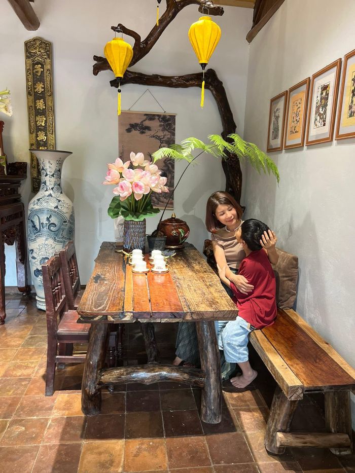 Chị Mai và các con cũng rất thích ngôi nhà xưa