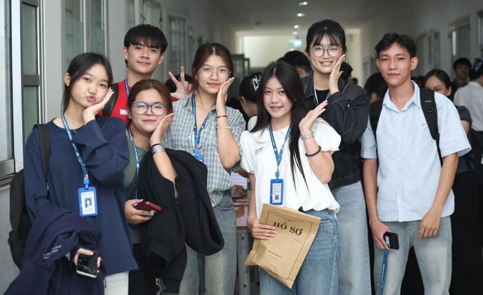 Sinh viên Trường ĐH Sư phạm TPHCM. Ảnh: HCMUE